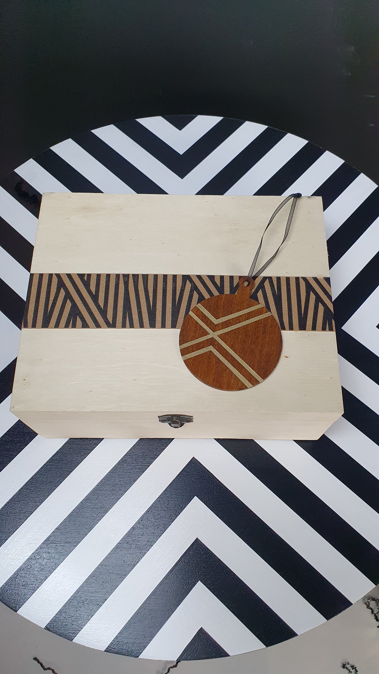 Deluxe Painting gift box featuring Fusion Mineral Paint & General Finishes